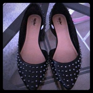 Spiked flats